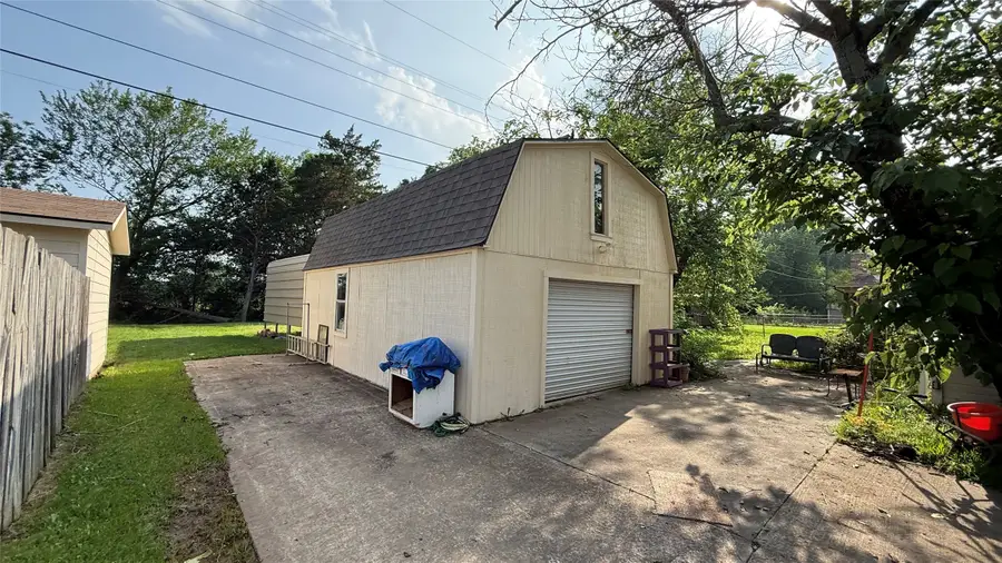 2030 Sycamore Street, Paris, TX 75460 - #2