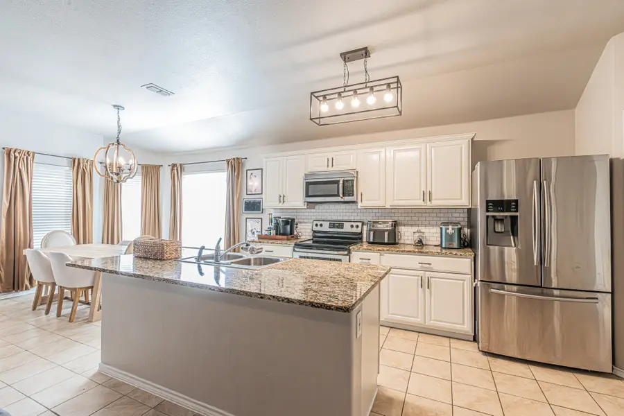 405 Calder Lane, Ponder, TX 76259 - #2