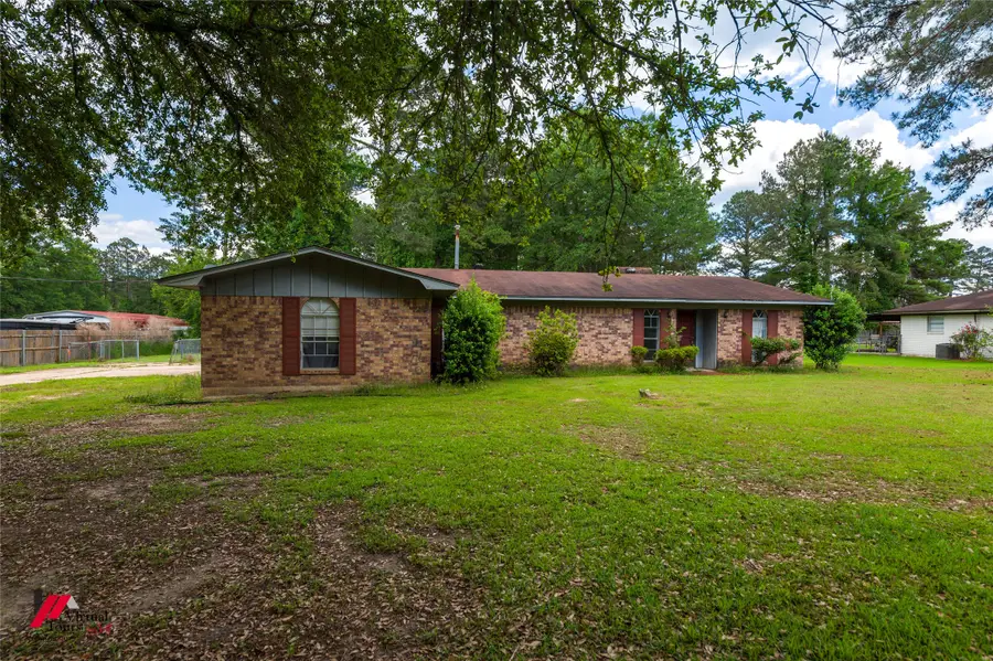 423 11th Street Ne, Springhill, LA 71075 - #2