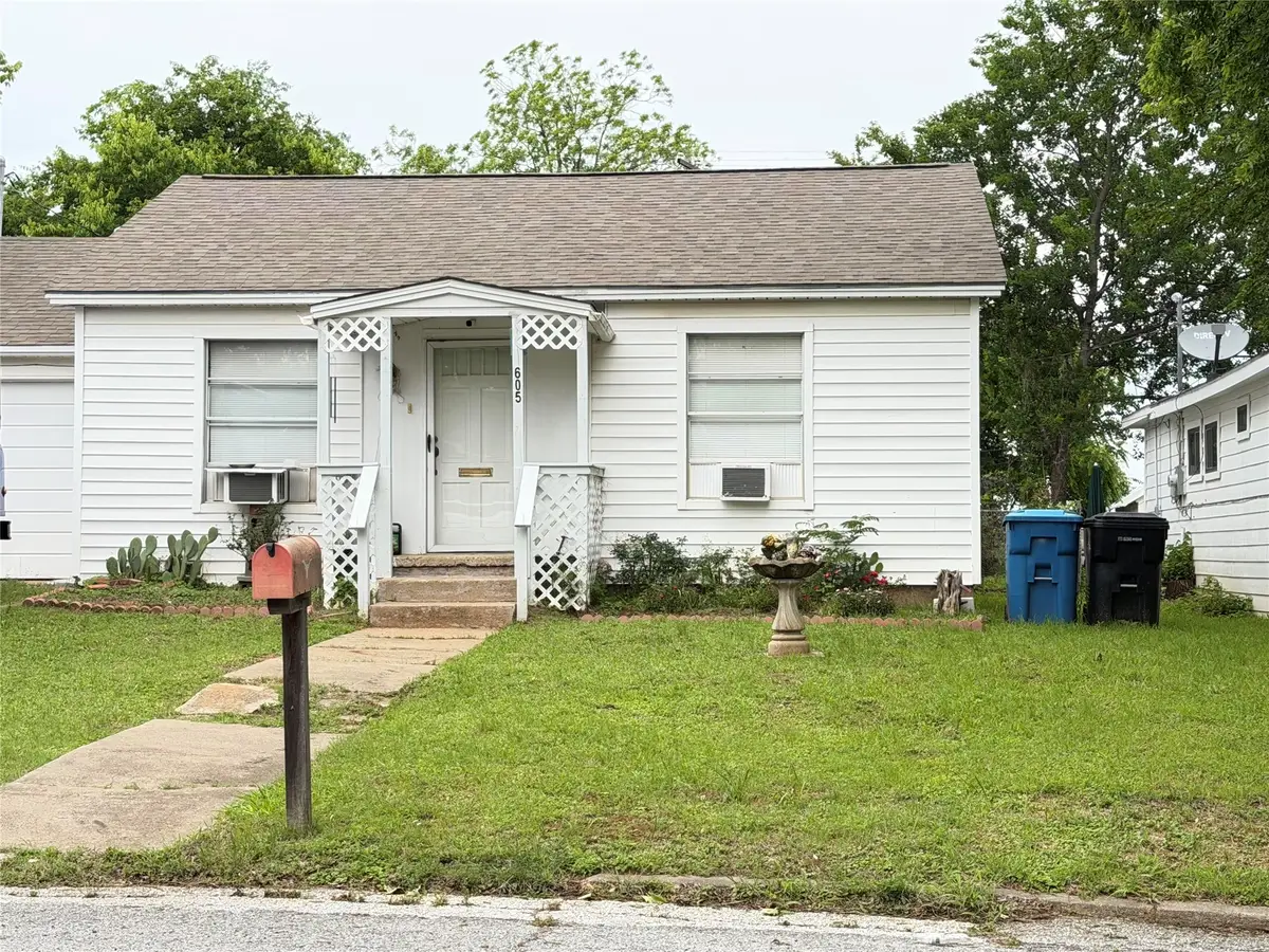 605 E Morton Street, Denison, TX 75021 - #1