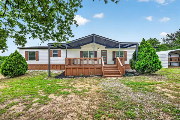 134 Classic Country Court, Springtown, TX 76082