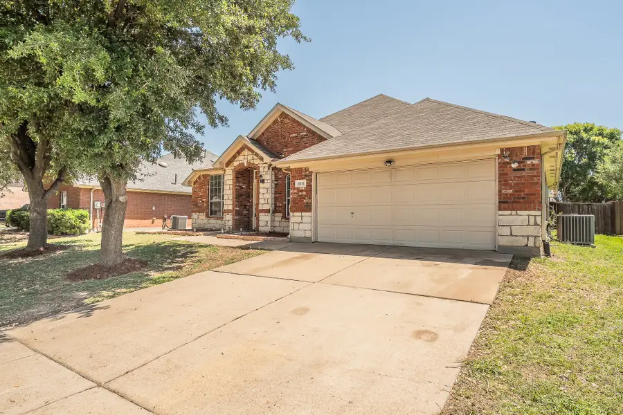 1011 Fleetwood Cove Drive, Grand Prairie, TX 75052 - #3