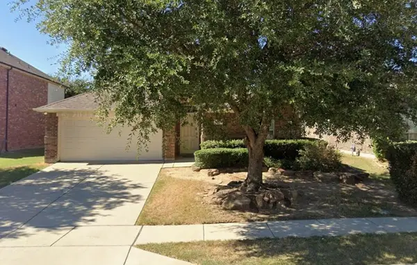 8121 Misty Water Drive, Fort Worth, TX 76131