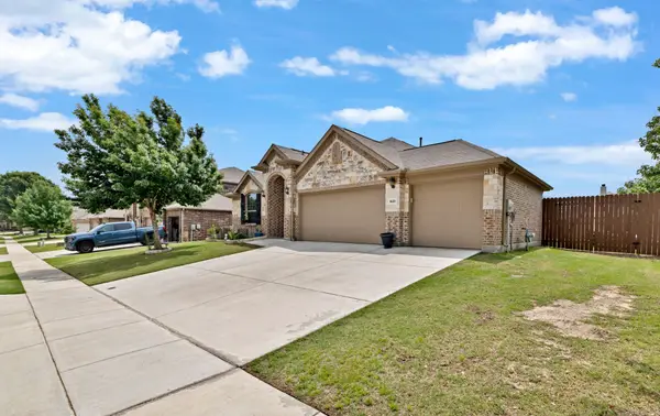 1629 Suncatcher Way, Fort Worth, TX 76052