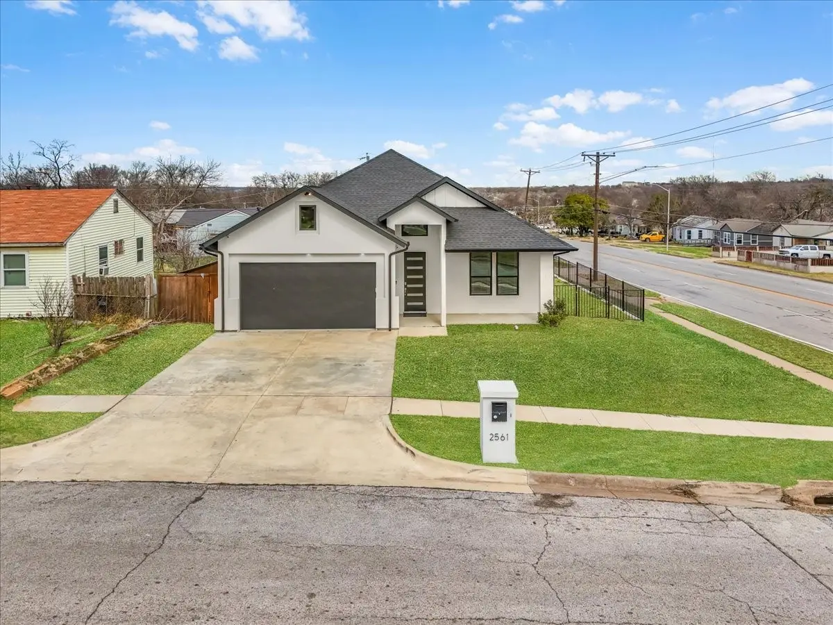 2561 Burton Avenue, Fort Worth, TX 76105 - #1