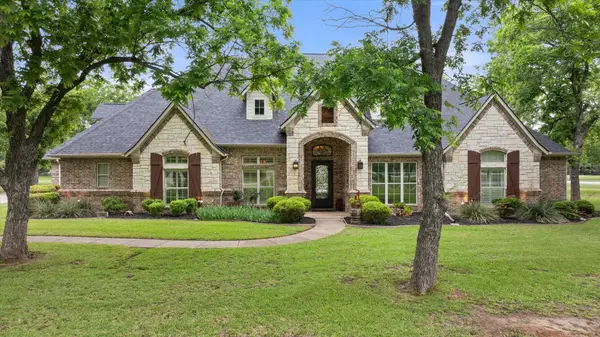 7400 Fox Run Court, Granbury, TX 76049