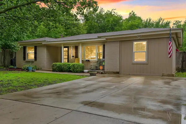 504 Parkside Drive, White Settlement, TX 76108