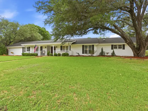 6079 Wonder Drive, Fort Worth, TX 76133