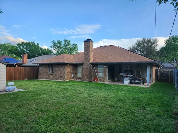 609 Betsy Ross Drive, Arlington, TX 76002
