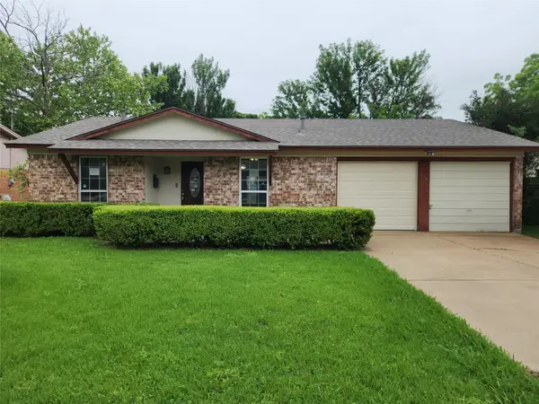 409 Nathan Street, Burleson, TX 76028