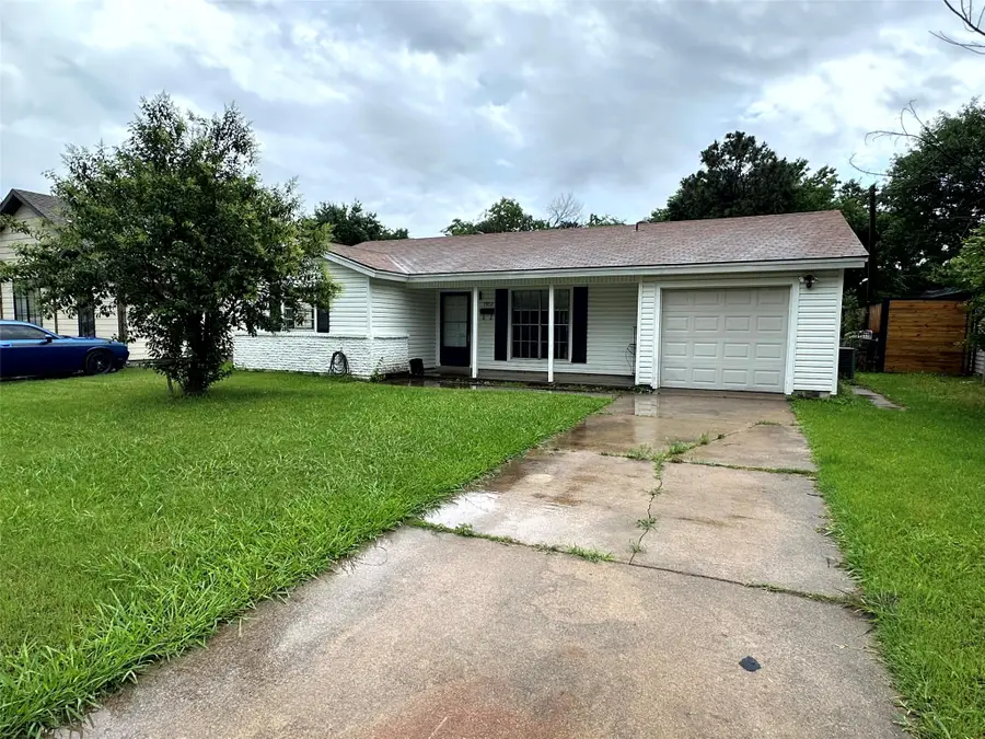 1902 Morgan Street, Irving, TX 75062 - #2