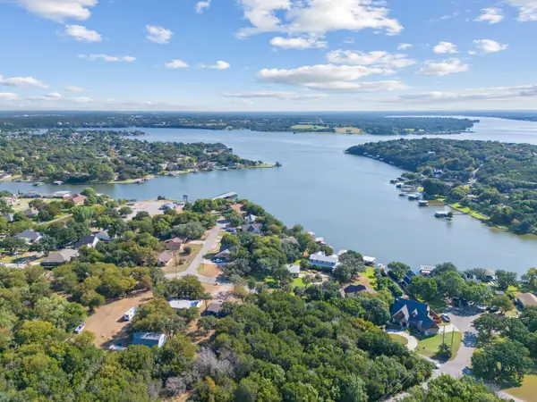 1121 Pawnee Trail, Granbury, TX 76048