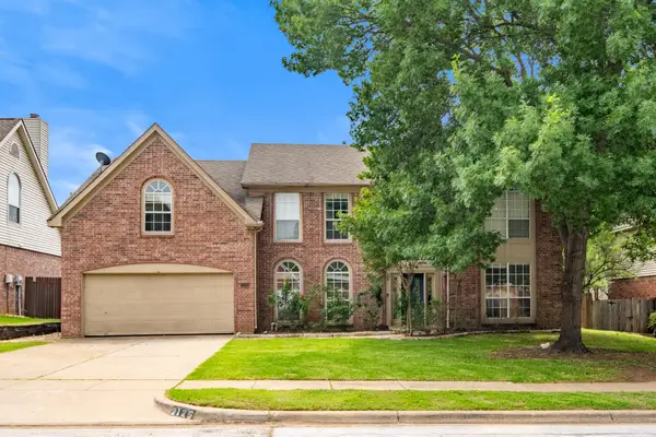 2125 Branchwood, Grapevine, TX 76051