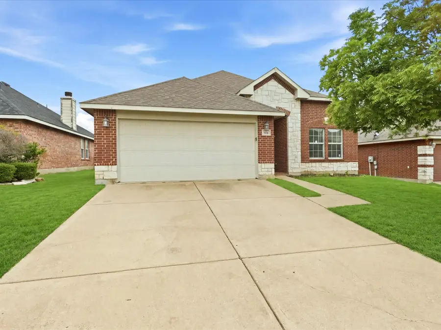 904 Grant Street, Burleson, TX 76028 - #2
