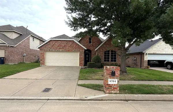 8704 Corral Circle, Fort Worth, TX 76244