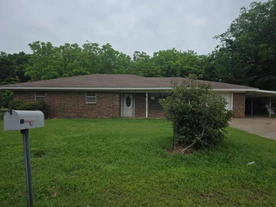 709 Lee Street, Bowie, TX 76230 - #2