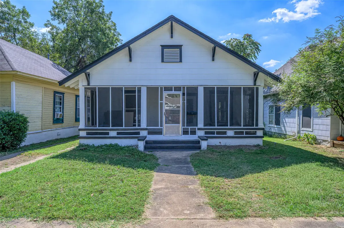 708 W Texas Street, Denison, TX 75020 - #1