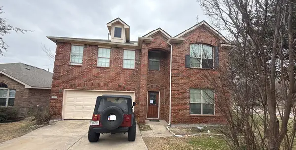 10369 Bradshaw Drive, Fort Worth, TX 76108