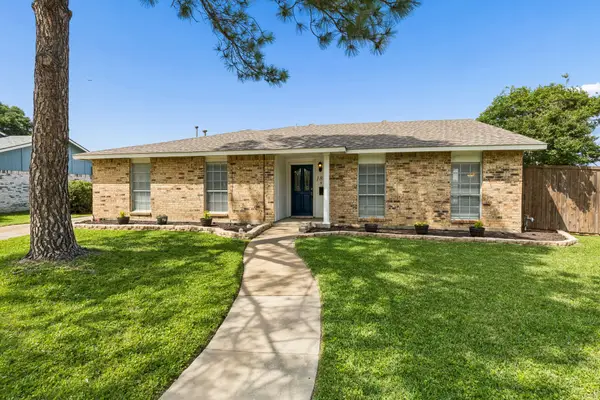 1833 Woodbury, Carrollton, TX 75007