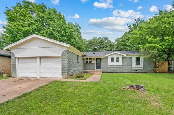 1307 Ravenwood Drive, Arlington, TX 76013