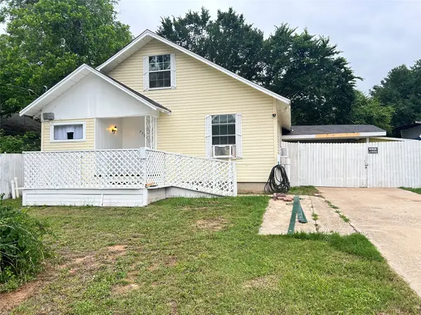 7305 Beaty Street, Fort Worth, TX 76112