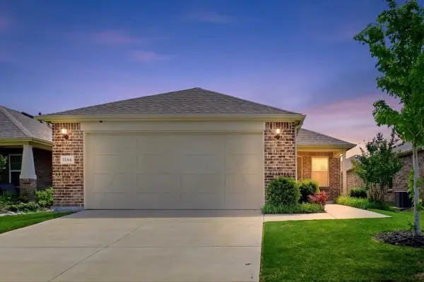 1244 Eagle Lane, Aubrey, TX 76227