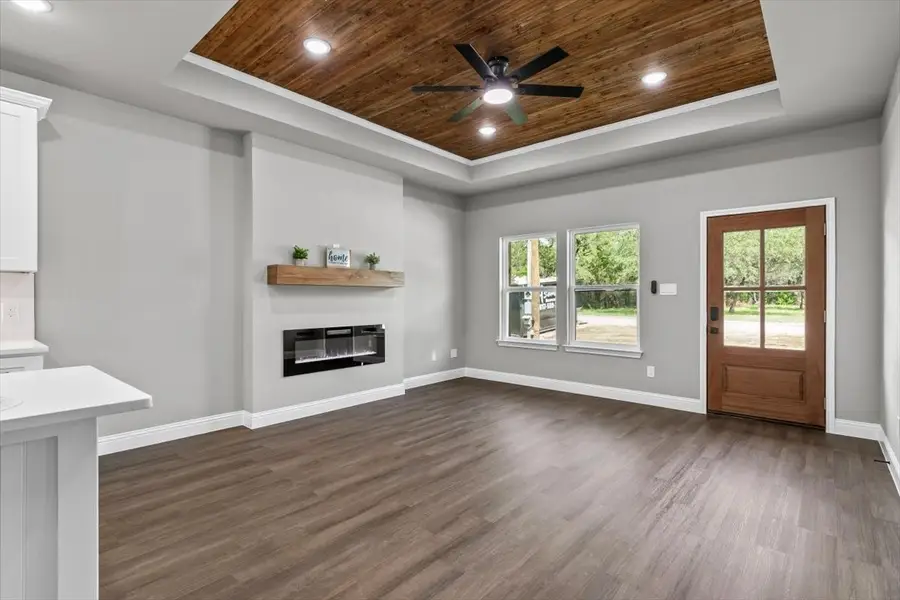 805 Arrowhead Court, Granbury, TX 76048 - #2