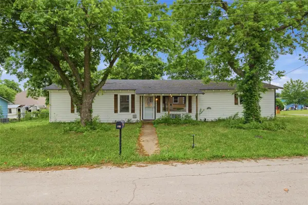 723 Clements Avenue, Van Alstyne, TX 75495