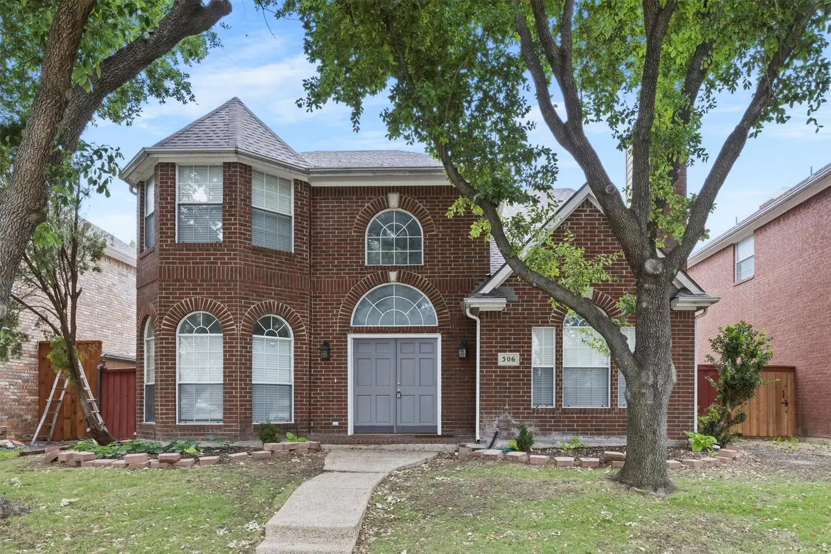 306 Santa Fe Trail, Irving, TX 75063 - #1