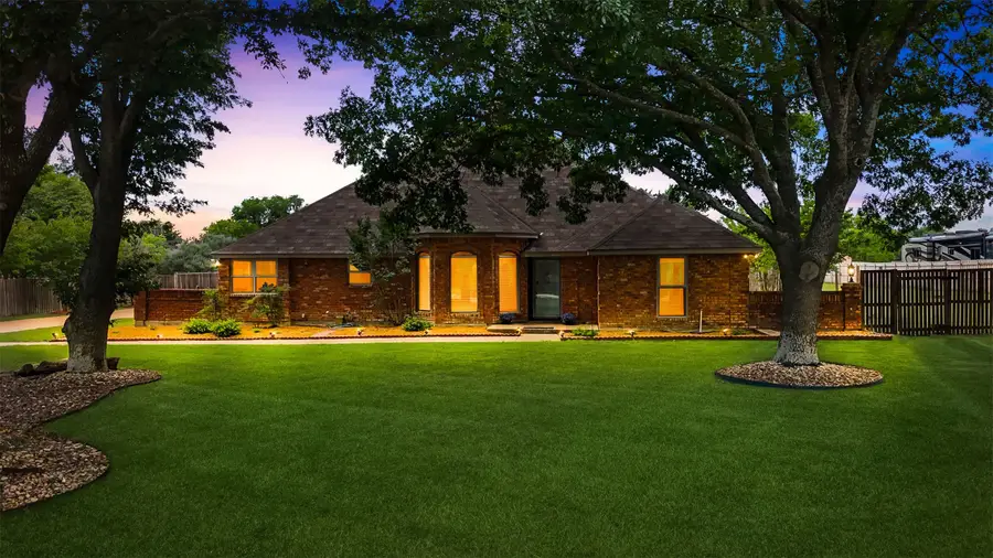 909 Valley View Avenue, Red Oak, TX 75154 - #2