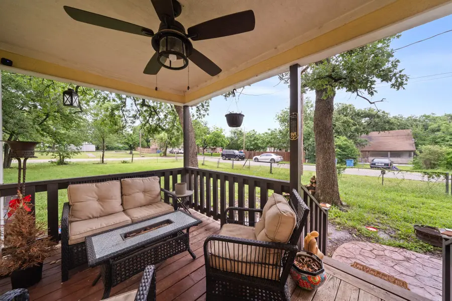 902 Travis Avenue, Alvarado, TX 76009 - #3