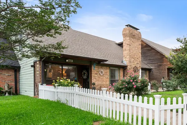 1711 Clearbrook Lane, Corsicana, TX 75110