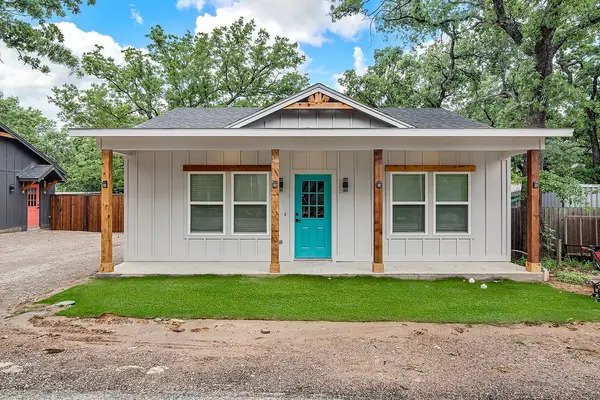 91 Live Oak Street, Alvarado, TX 76009