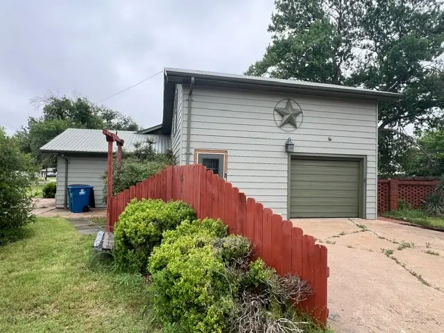 1305 W Elliott Street, Breckenridge, TX 76424 - #3