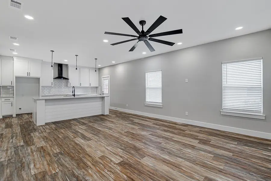 90 Live Oak Street, Alvarado, TX 76009 - #3
