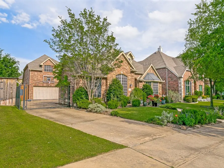 1209 Queen Guinevere Drive, Lewisville, TX 75056 - #2