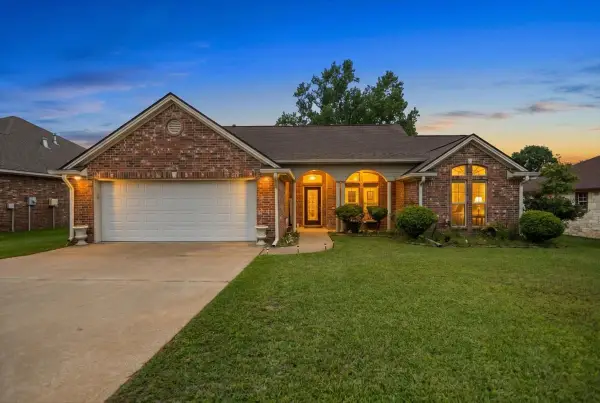 220 Sandstone Lane, Nacogdoches, TX 75965