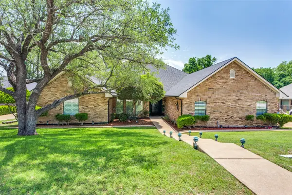 11905 Blue Creek Drive, Fort Worth, TX 76008