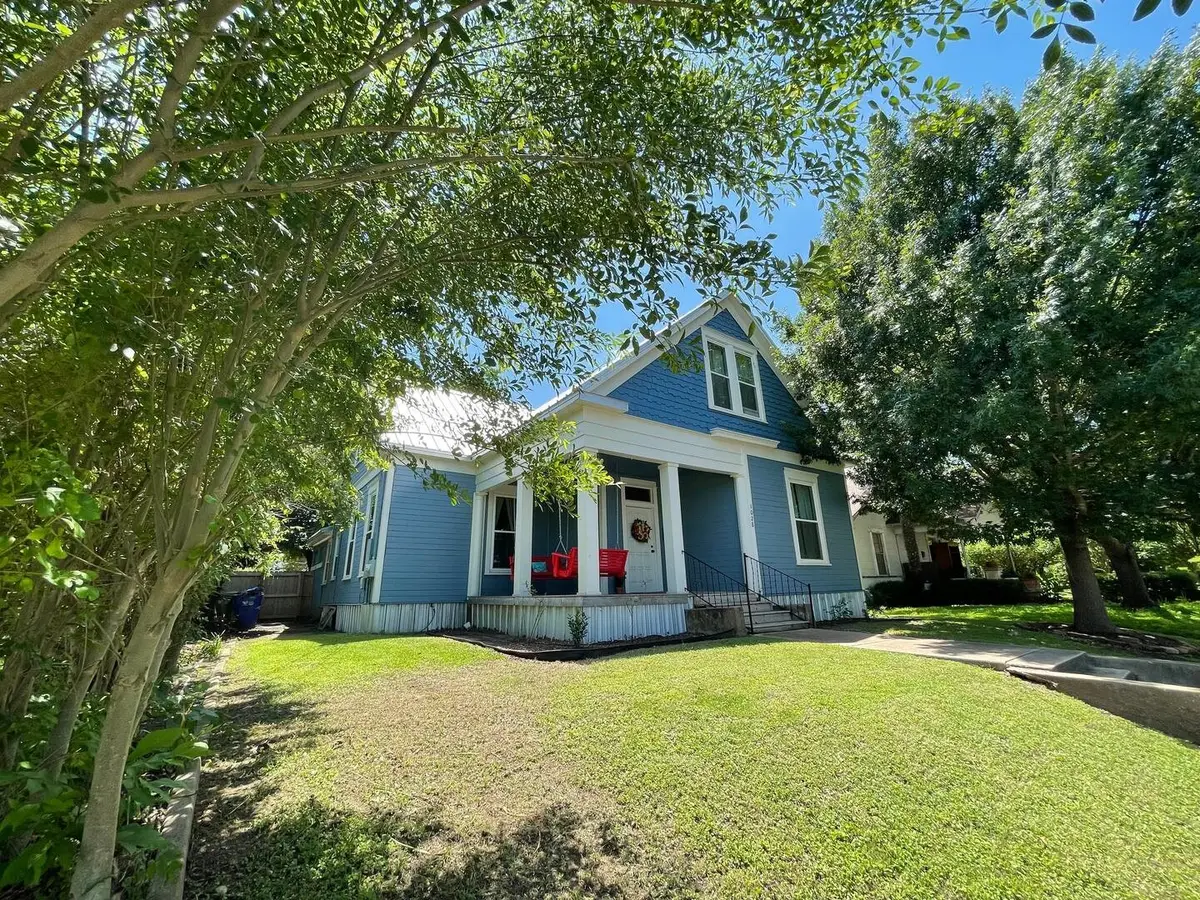1028 N 4th Street, Waco, TX 76707 - #1