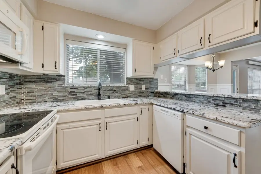 4902 Thorncliffe Drive, Arlington, TX 76016 - #2