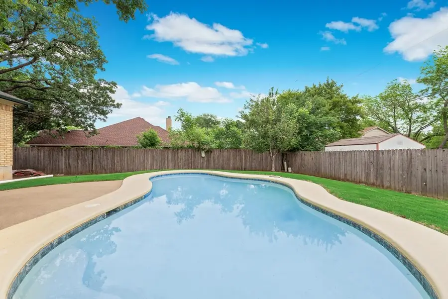 4902 Thorncliffe Drive, Arlington, TX 76016 - #3
