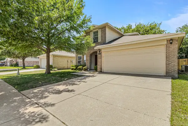 9305 Goldenview Drive, Fort Worth, TX 76244