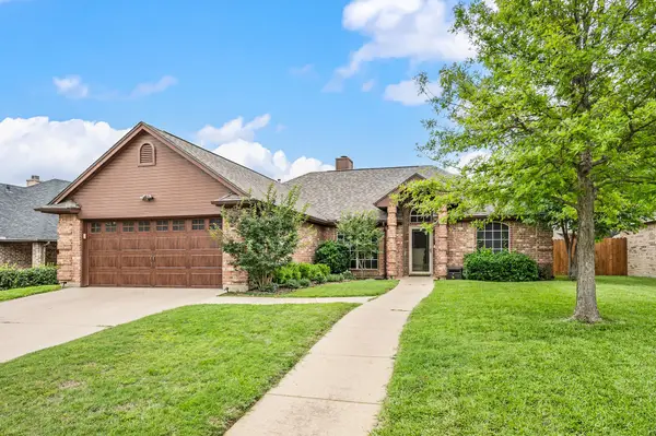 2605 Briargrove Drive, Hurst, TX 76054