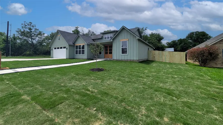 911 Van Winkle Street, Weatherford, TX 76086 - #2
