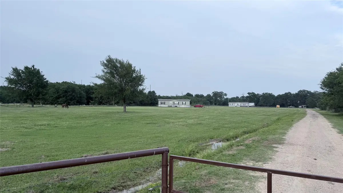 190 Railroad Drive, Mabank, TX 75156 - #1