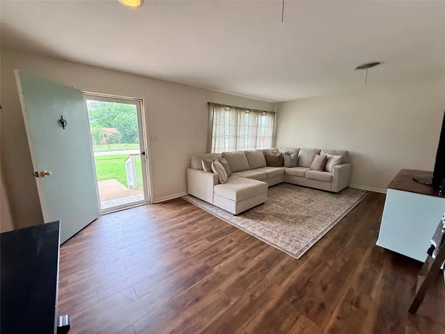 1346 Hillcrest Drive, Graham, TX 76450 - #3