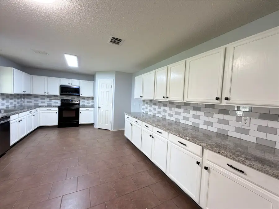 2032 Cap Rock Lane, Grand Prairie, TX 75052 - #3