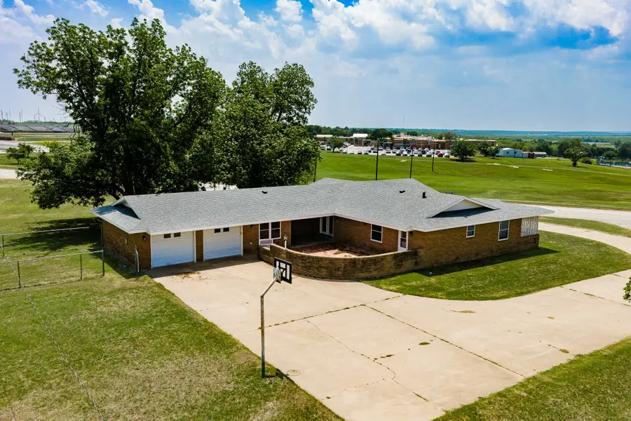 1001 E Nevada, Seymour, TX 76380 - #3