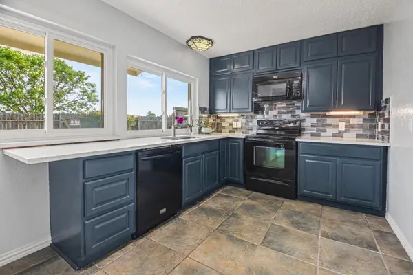 5300 Princess Court, Lake Dallas, TX 75065