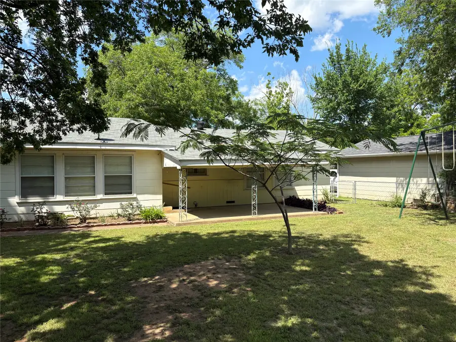 919 W. College Highway, Jacksboro, TX 76458 - #3